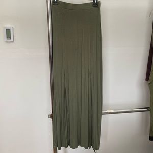 Double-slit maxi skirt